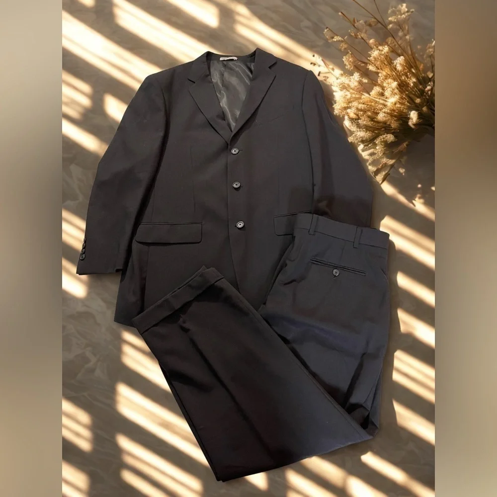 100% Wool Men’s Suit - Complete with Blazer and Pants